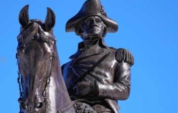 Нет, у Джорджа Вашингтона не было деревянных зубов. Да, он руководил осадой Бостона